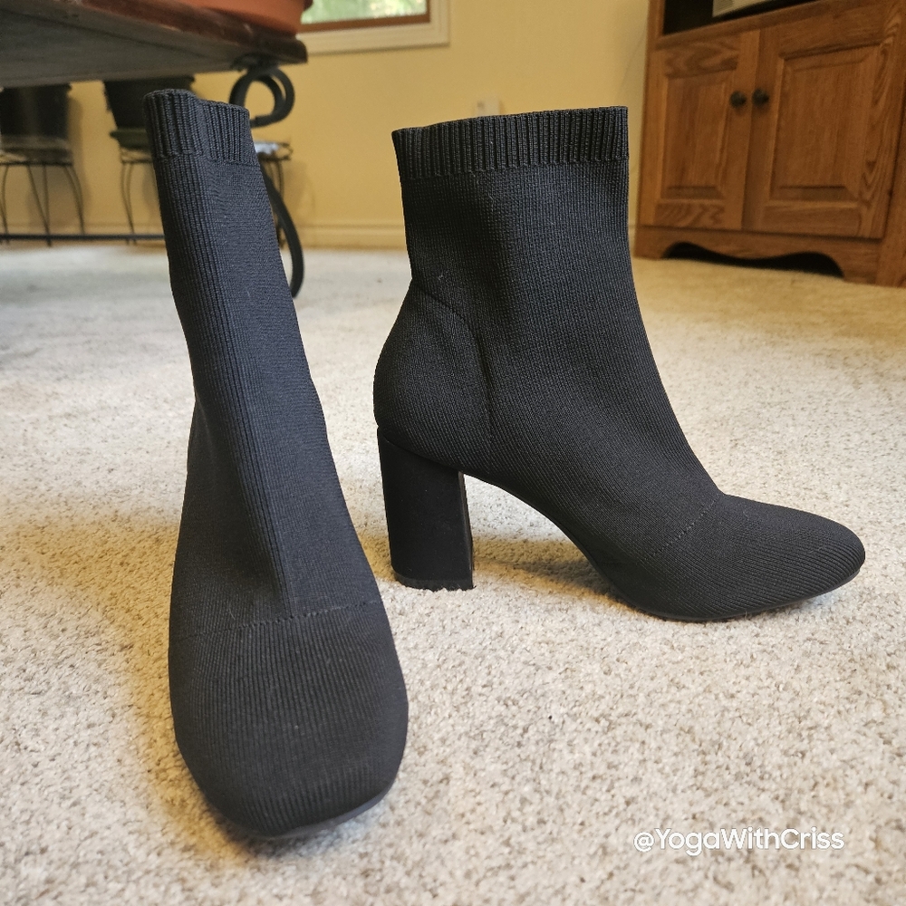 MIA ankle boots stretchy fabric high heel women's US 6.5 like new
